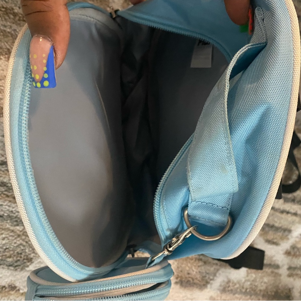 Backpack - Picture 3 of 6